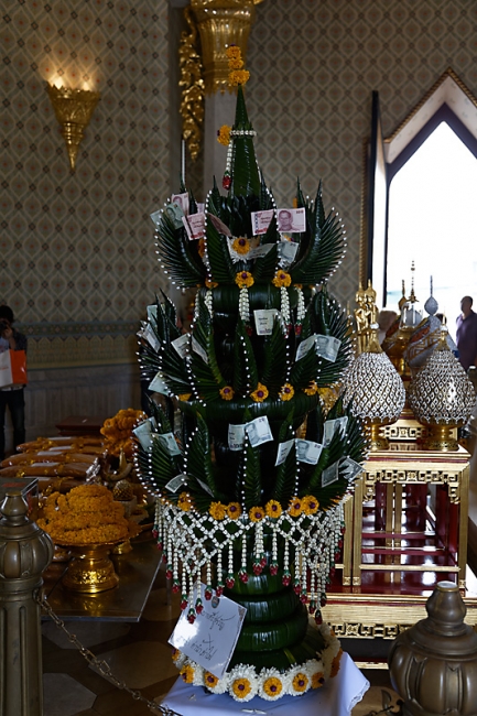 Wat Traimitr-NOV13-014